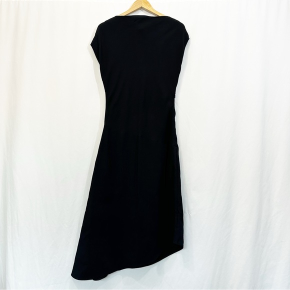 NWT YEON Hoshi Asymmetrical Hem Short Sleeve Boatneck Midi Dress in Black - Picture 7 of 14
